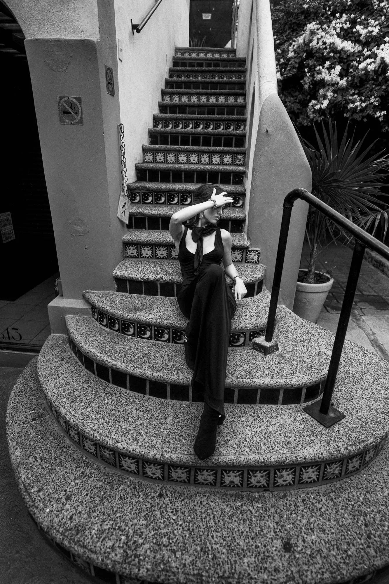 Editorial · black & white